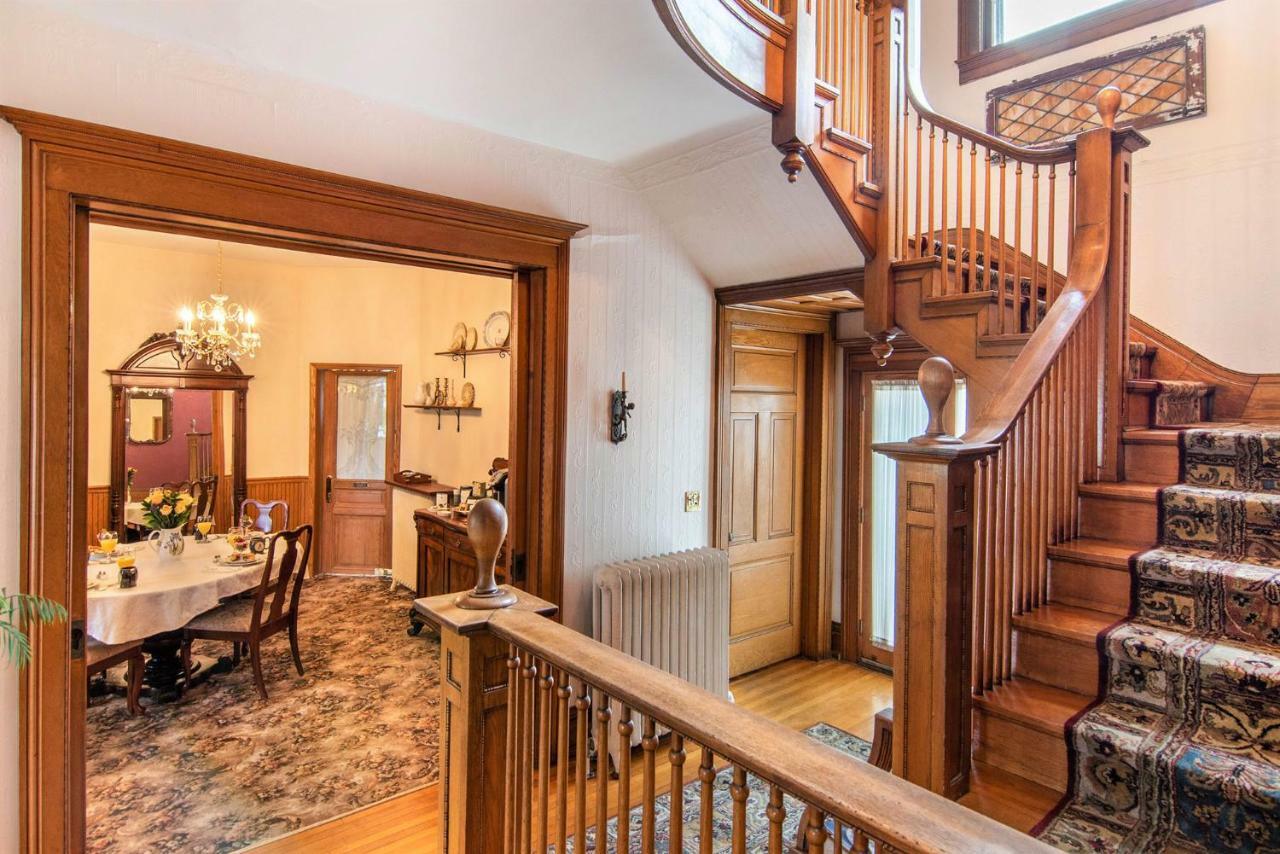 The Lamplighter Bed & Breakfast Of Ludington Exterior photo