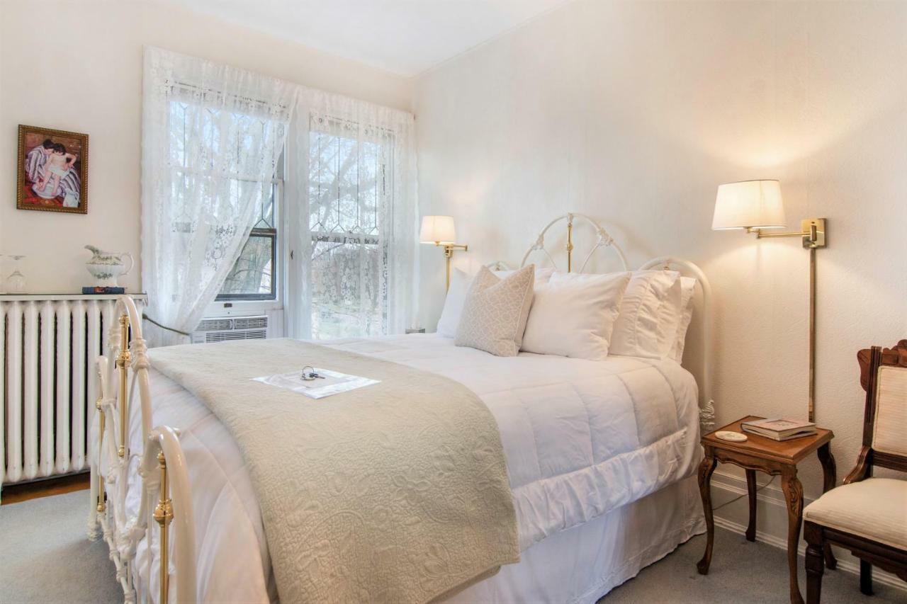 The Lamplighter Bed & Breakfast Of Ludington Exterior photo