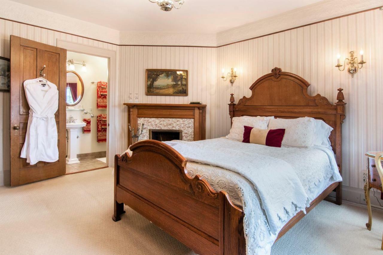The Lamplighter Bed & Breakfast Of Ludington Exterior photo