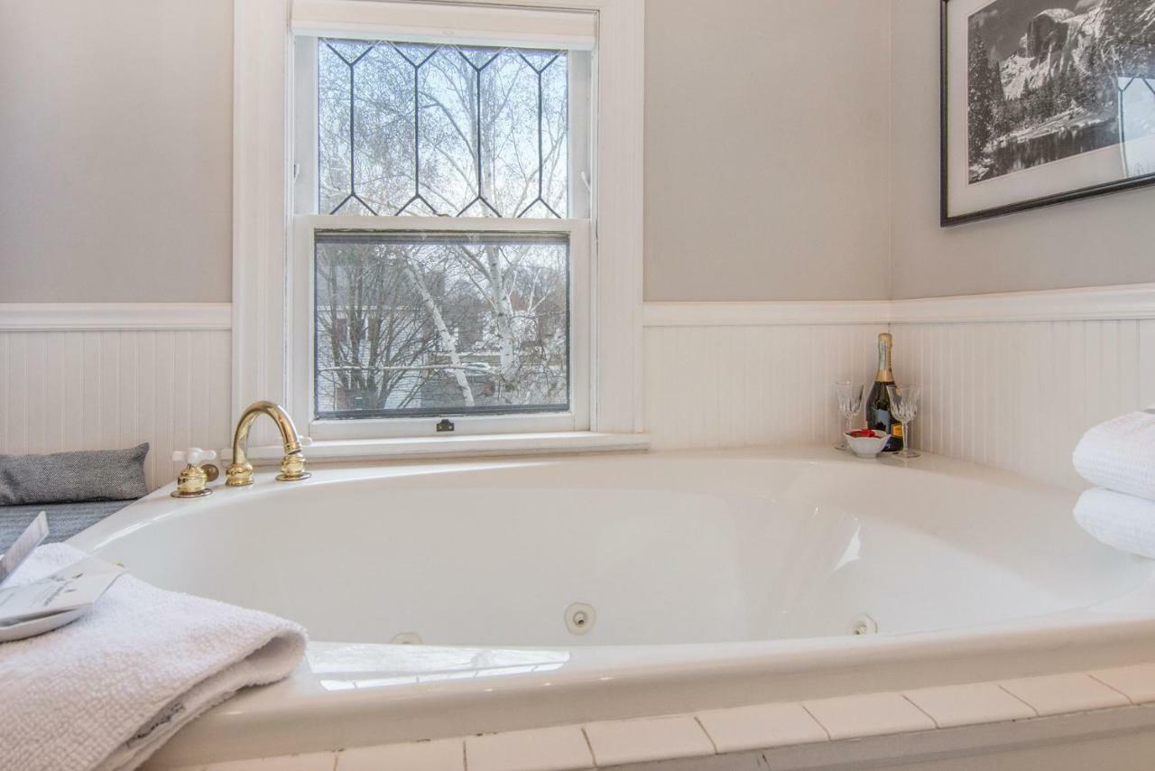 The Lamplighter Bed & Breakfast Of Ludington Exterior photo