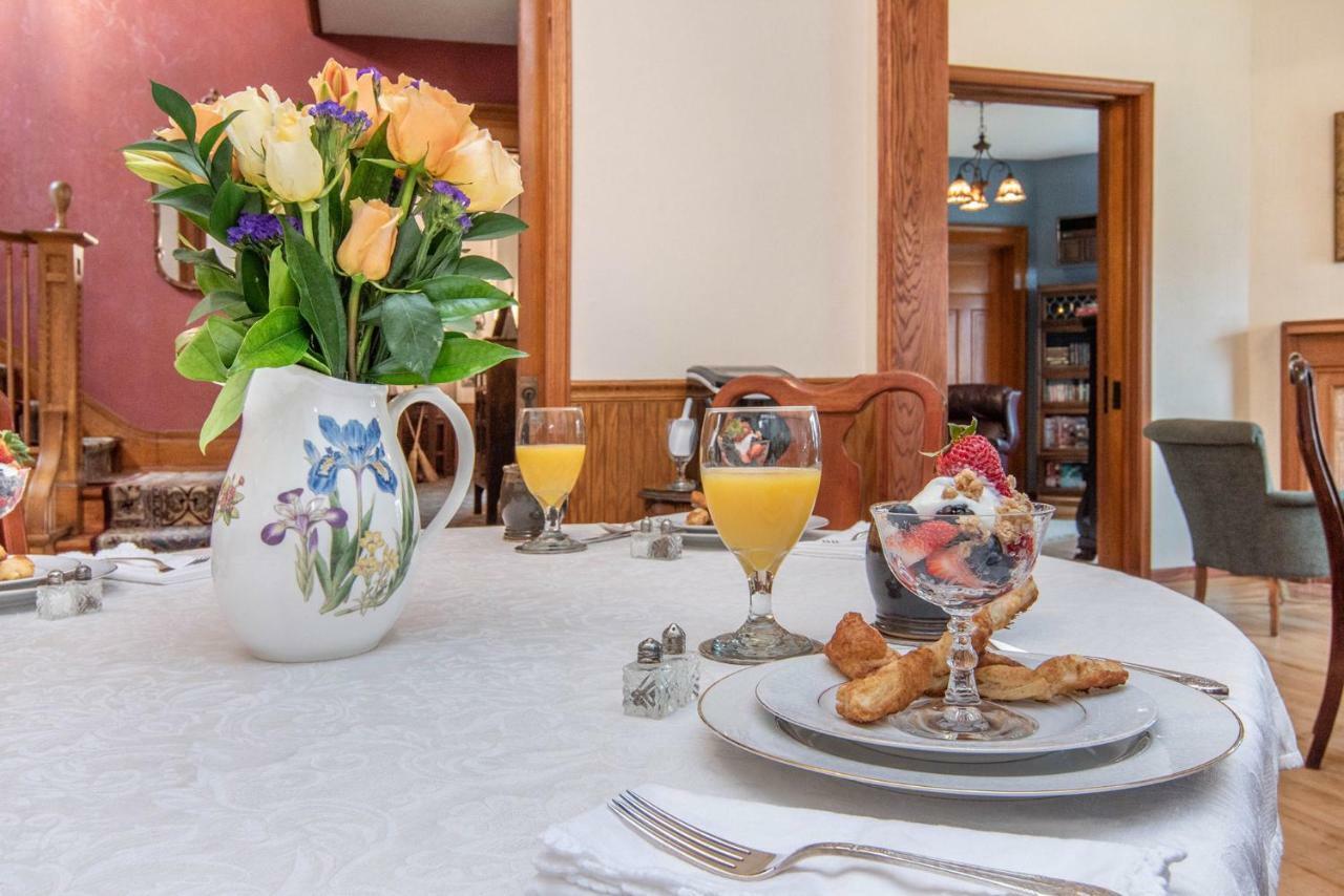 The Lamplighter Bed & Breakfast Of Ludington Exterior photo
