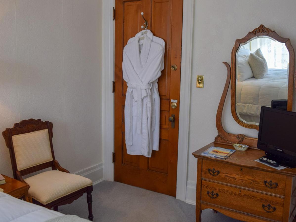 The Lamplighter Bed & Breakfast Of Ludington Exterior photo